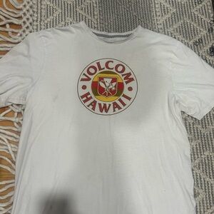 Vintage White Volcom Hawaii T-shirt #vintage #surftee